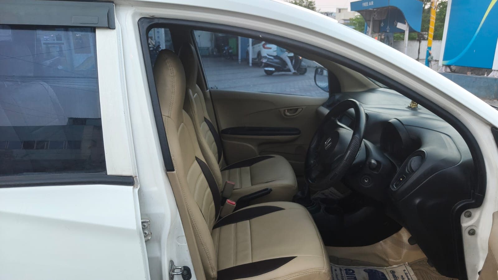 2014 Honda Mobilio E 6
