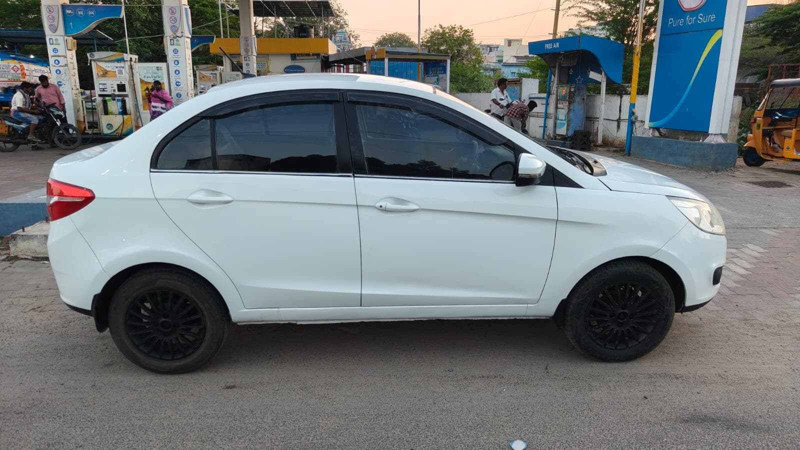 2015 Tata Zest XT 3