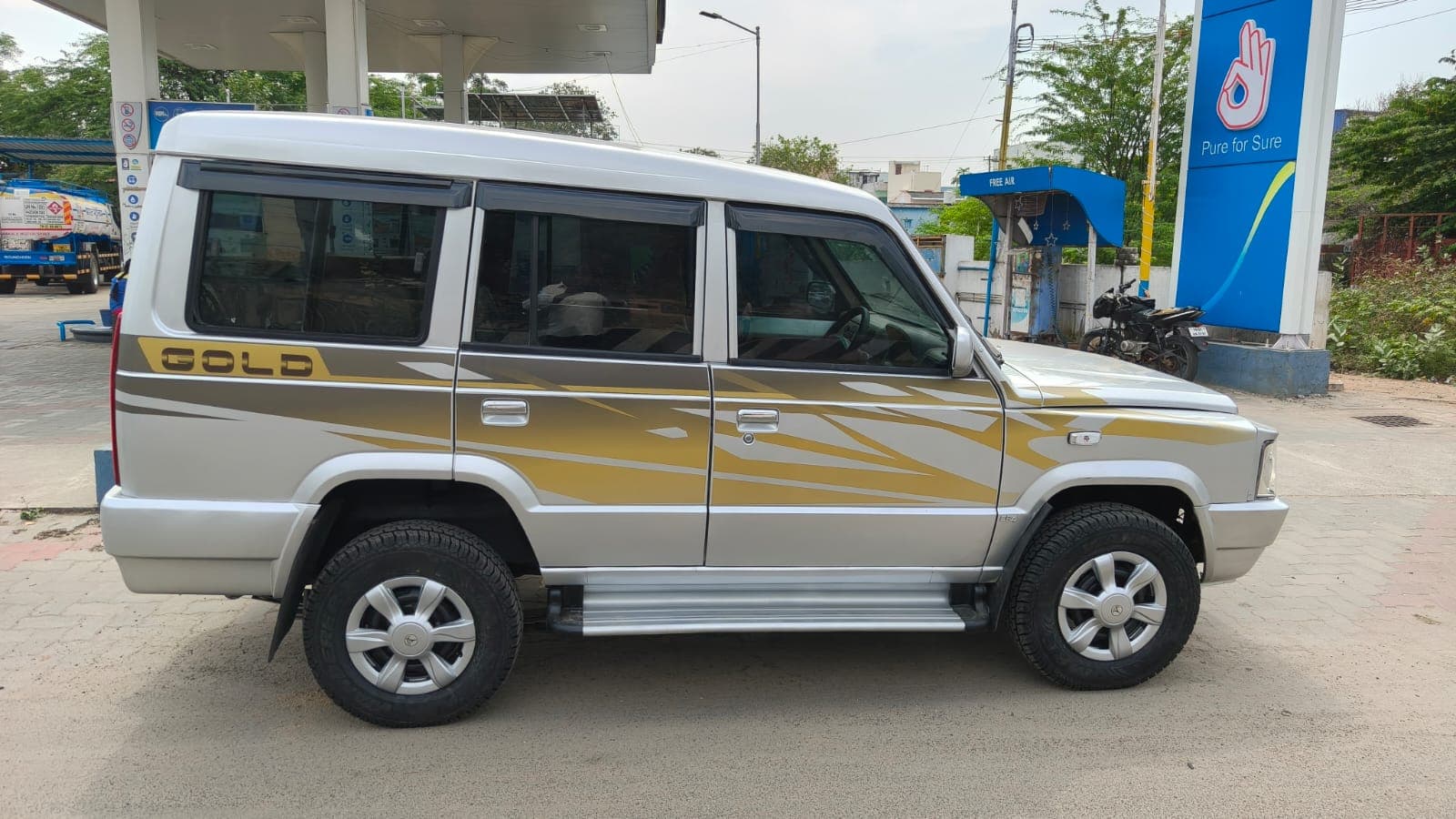 2012 Tata Sumo Gold 4