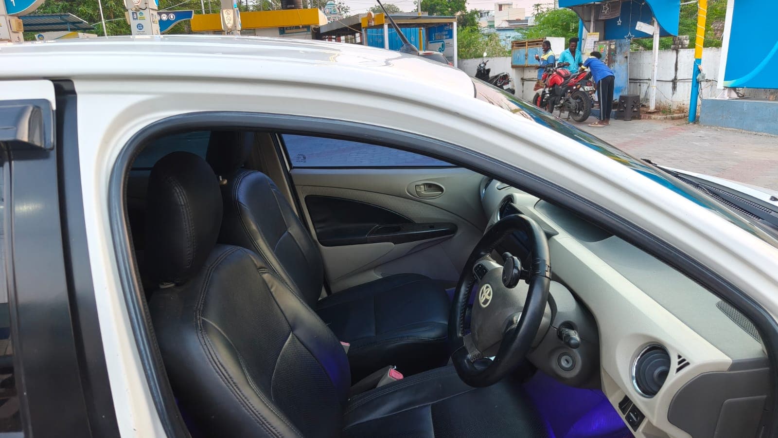 2014 Toyota Etios VX 6