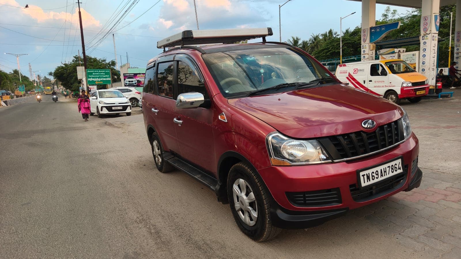 2013 Mahindra Xylo E4 5