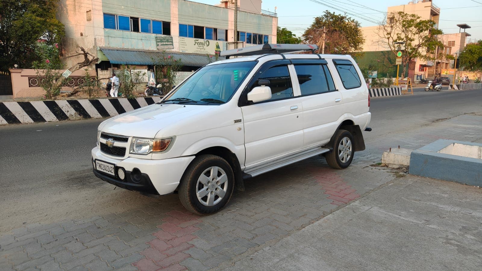 2012 Chevrolet Tavera Neo 2