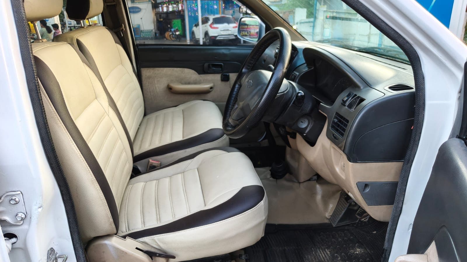 2012 Chevrolet Tavera Neo 8