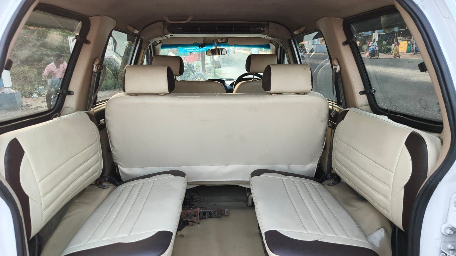 2012 Chevrolet Tavera Neo 10