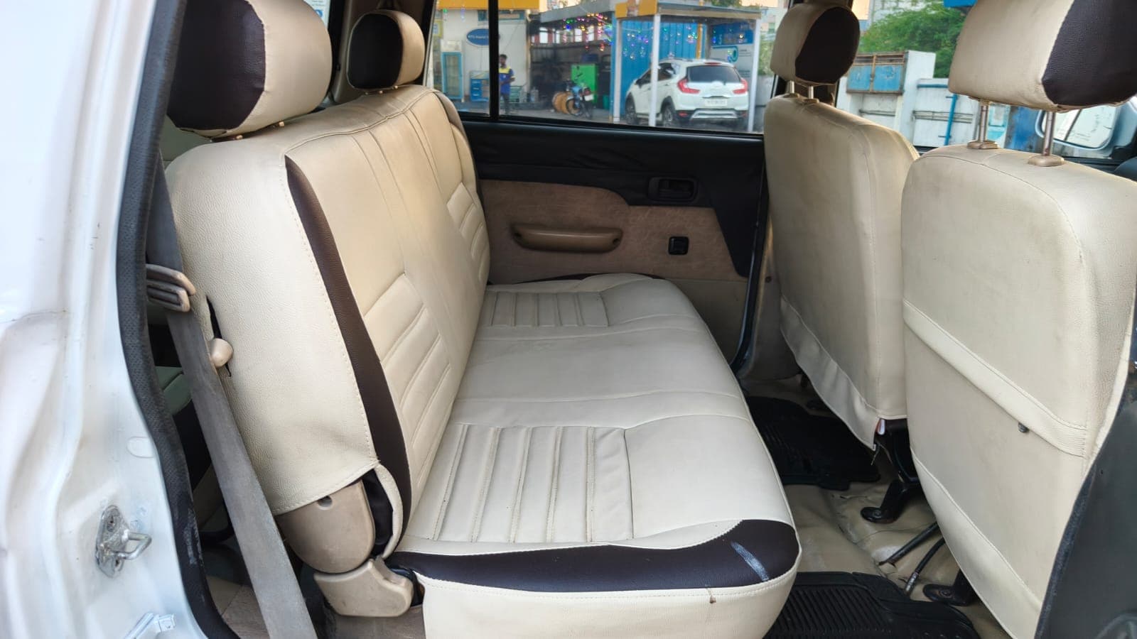 2012 Chevrolet Tavera Neo 9