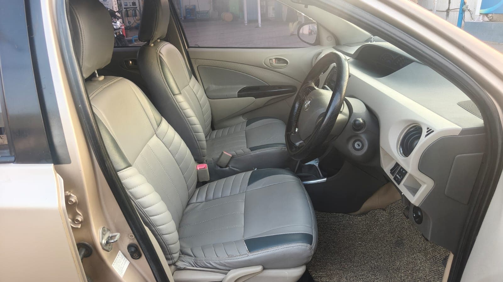 2015 Toyota Etios VXD 7