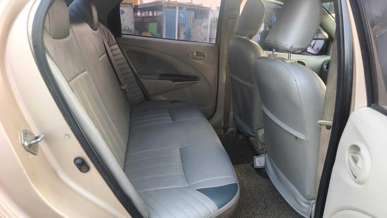 2015 Toyota Etios VXD 8