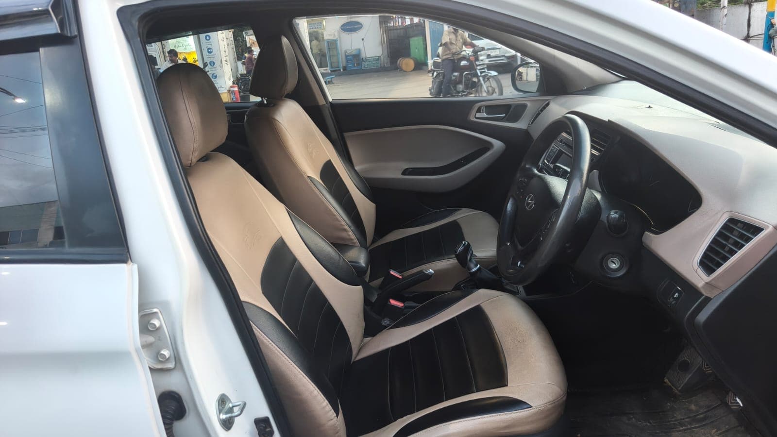 2015 Hyundai Elite i20 Sportz 7