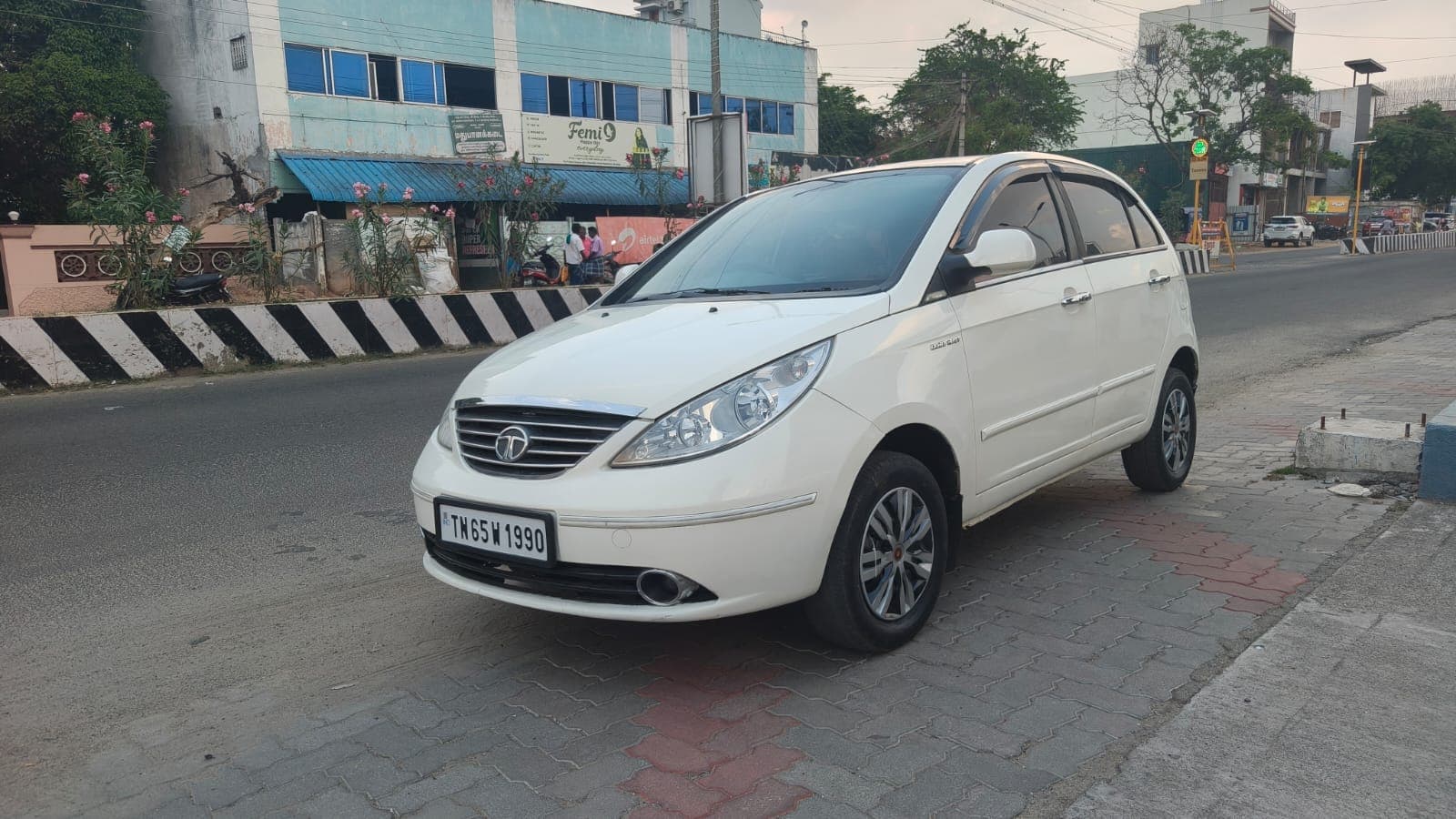 2013 Tata Indica Vista Aqua 2