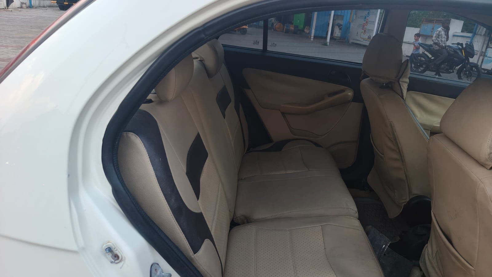 2013 Tata Indica Vista Aqua 8