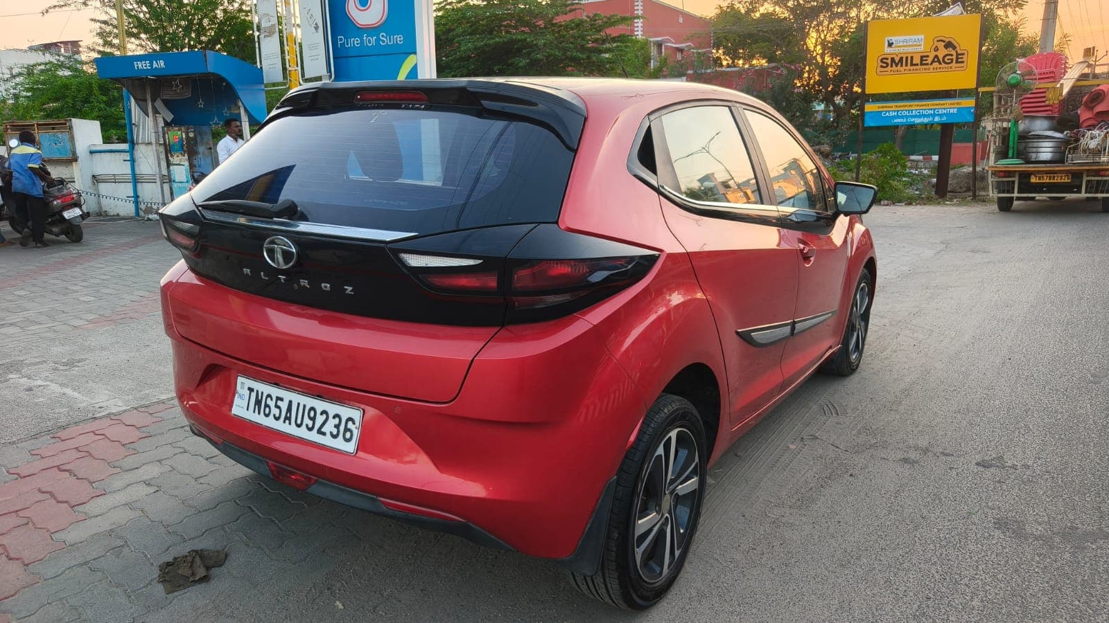 2020 Tata Altroz XZ+ 4