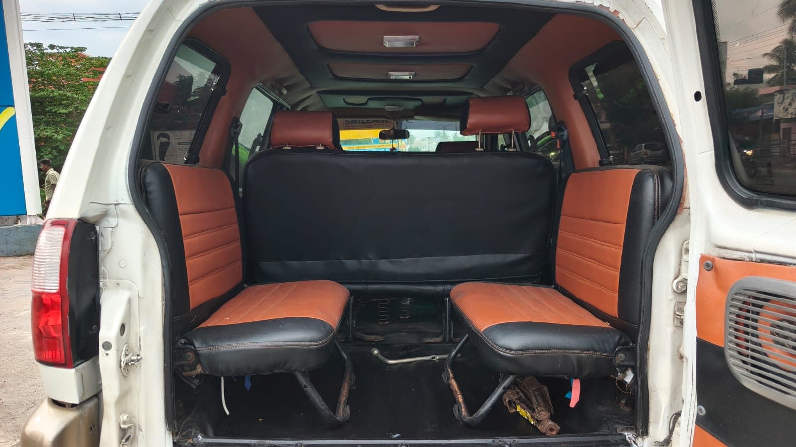 2010 Chevrolet Tavera Neo 3 8