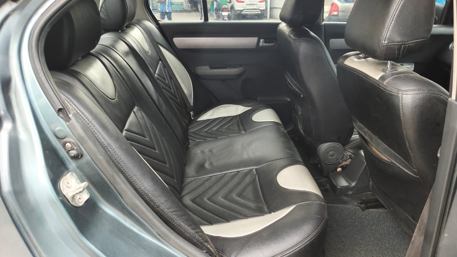 2009 Maruti Suzuki Swift Dzire VXi 7