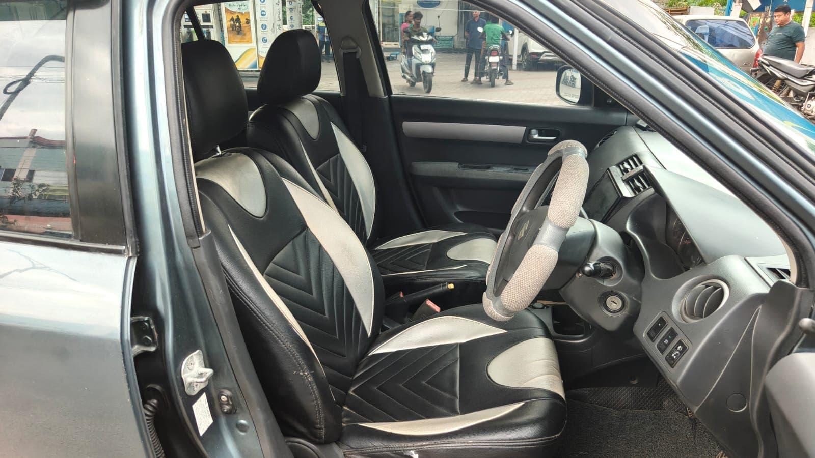 2009 Maruti Suzuki Swift Dzire VXi 6