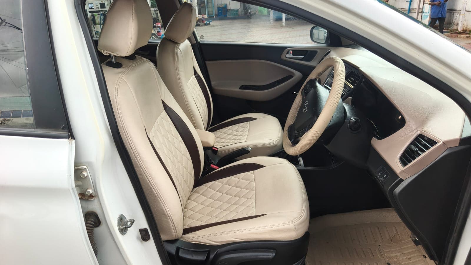 2014 Hyundai i20 Asta (O) 6