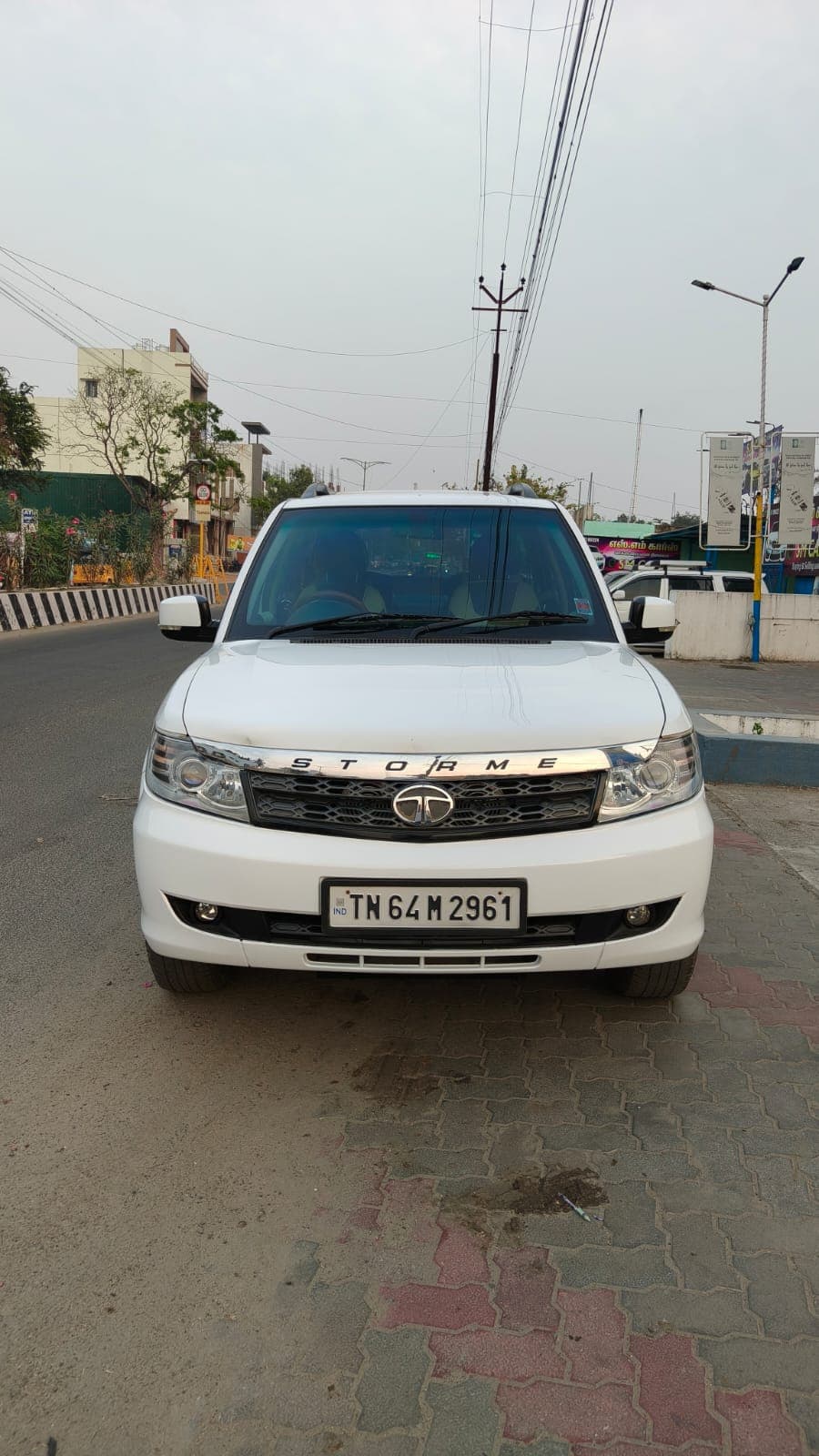 2016 Tata Safari Storme VX 1