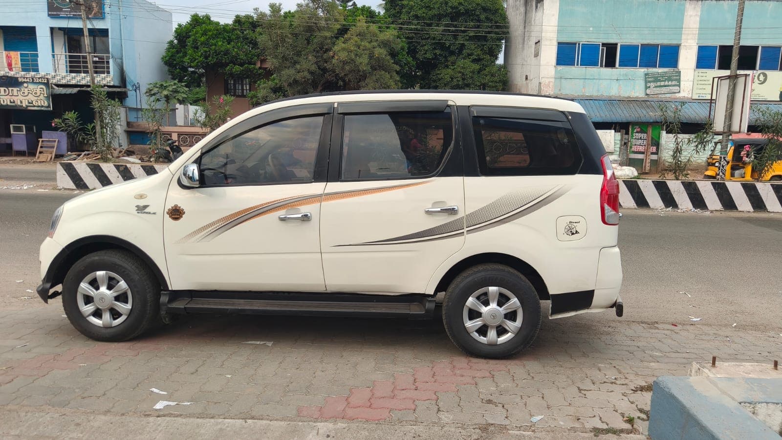 2012 Mahindra Xylo E4 2