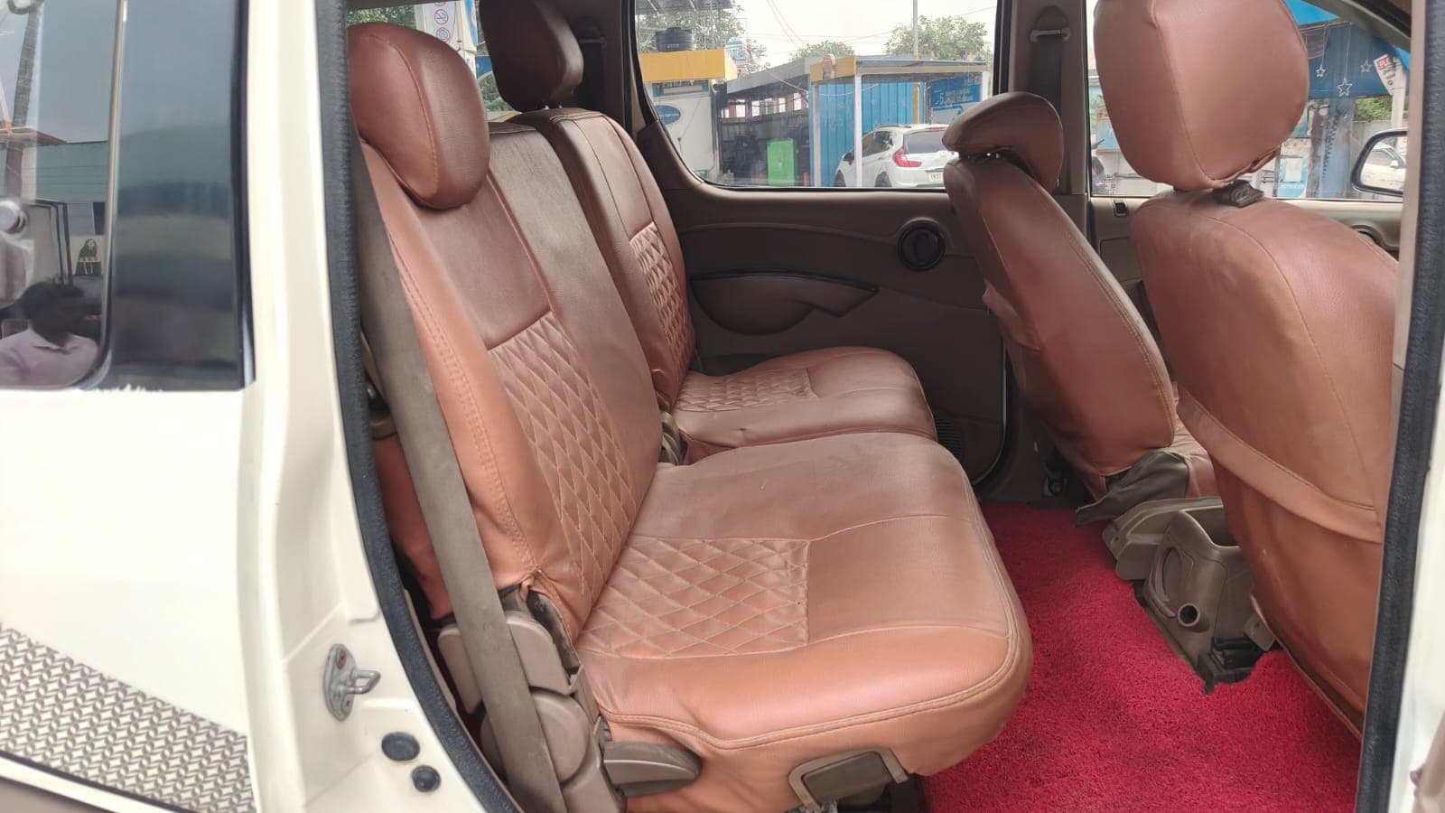 2012 Mahindra Xylo E4 7