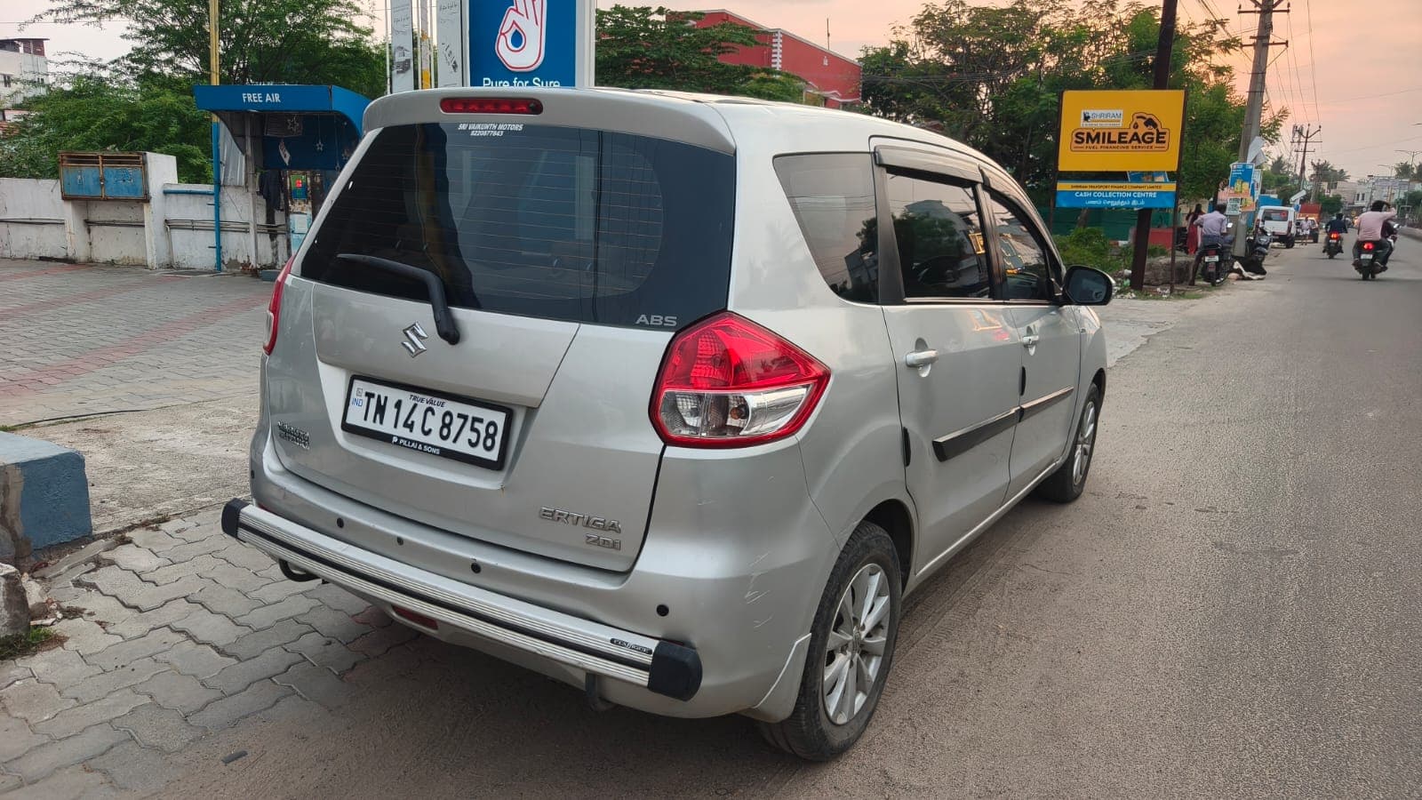 2015 Maruti Suzuki Ertiga ZDi 4