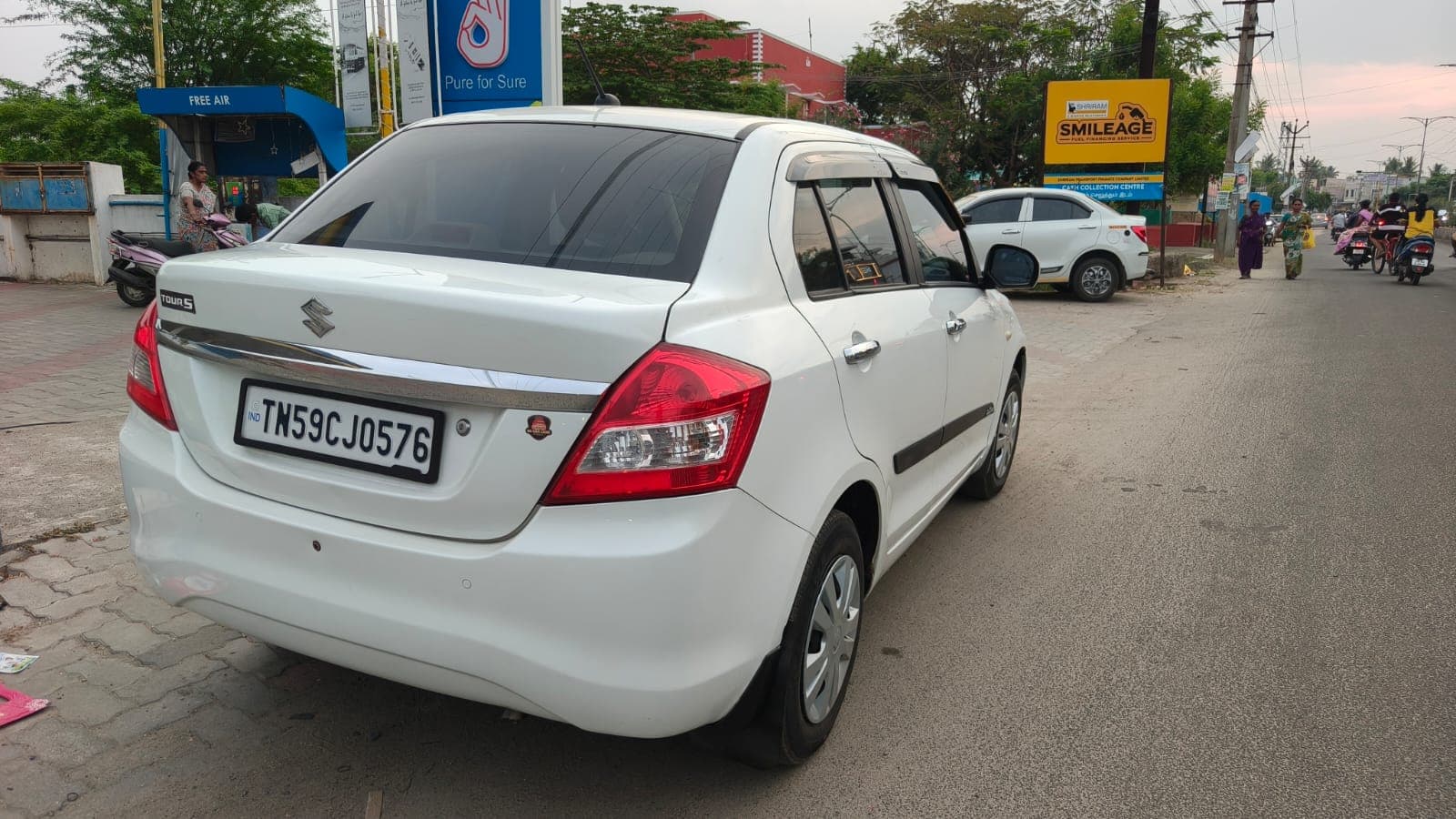 2020 Maruti Suzuki Swift Dzire VXi 4