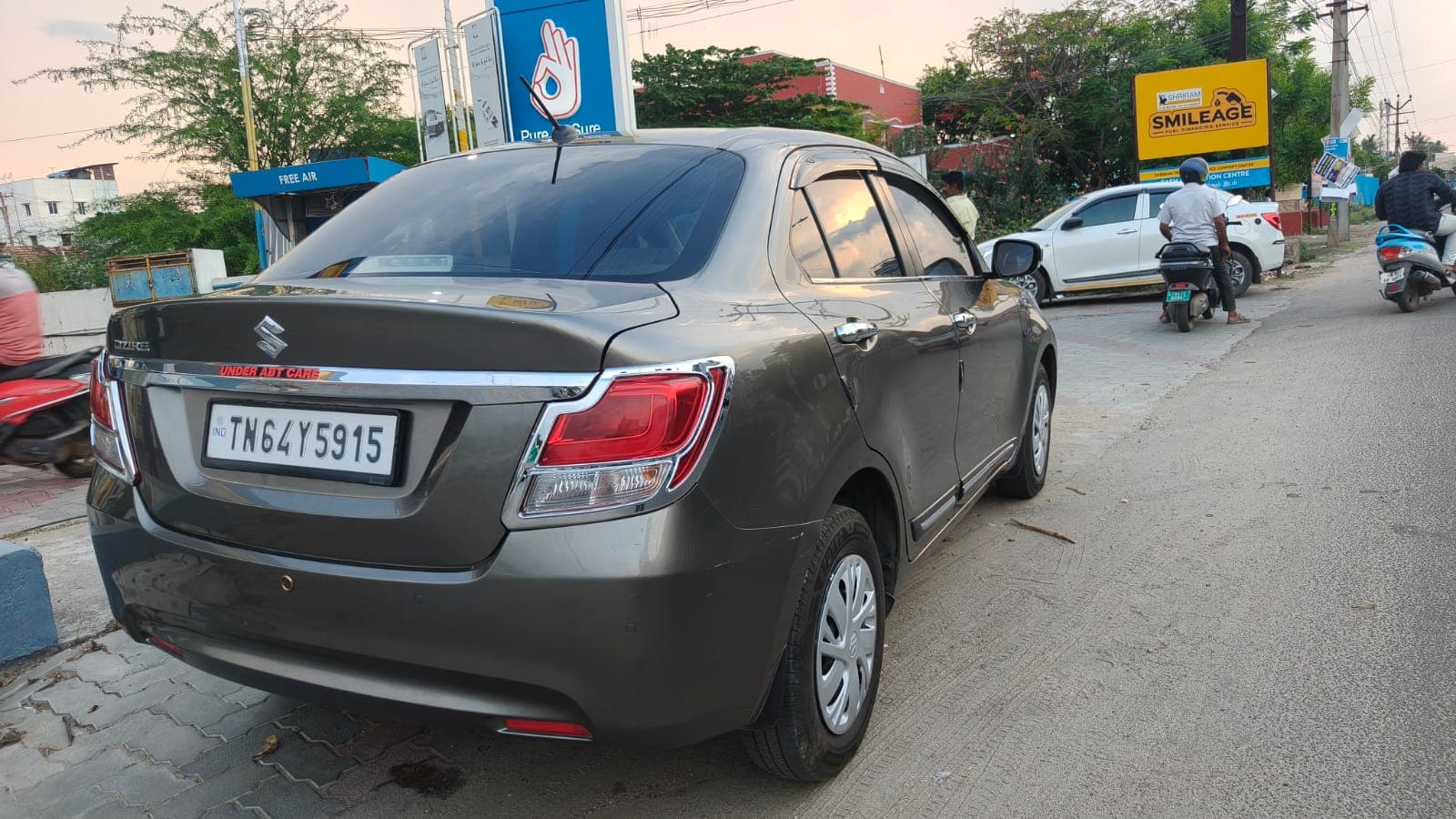2022 Maruti Suzuki Swift Dzire VXi 4