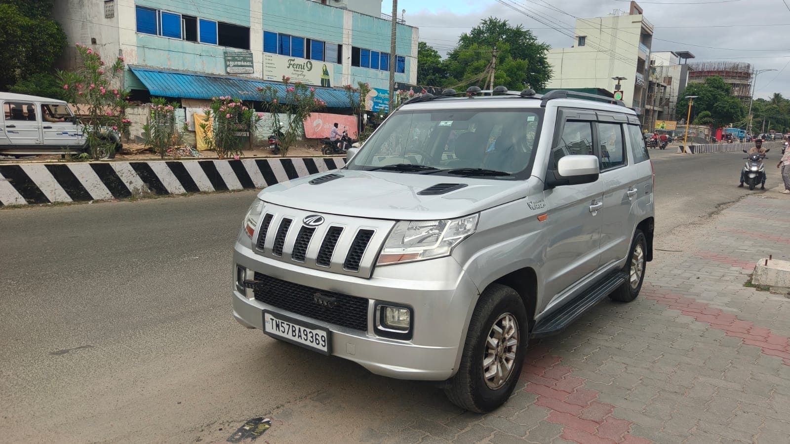2016 Mahindra TUV300 T8 2