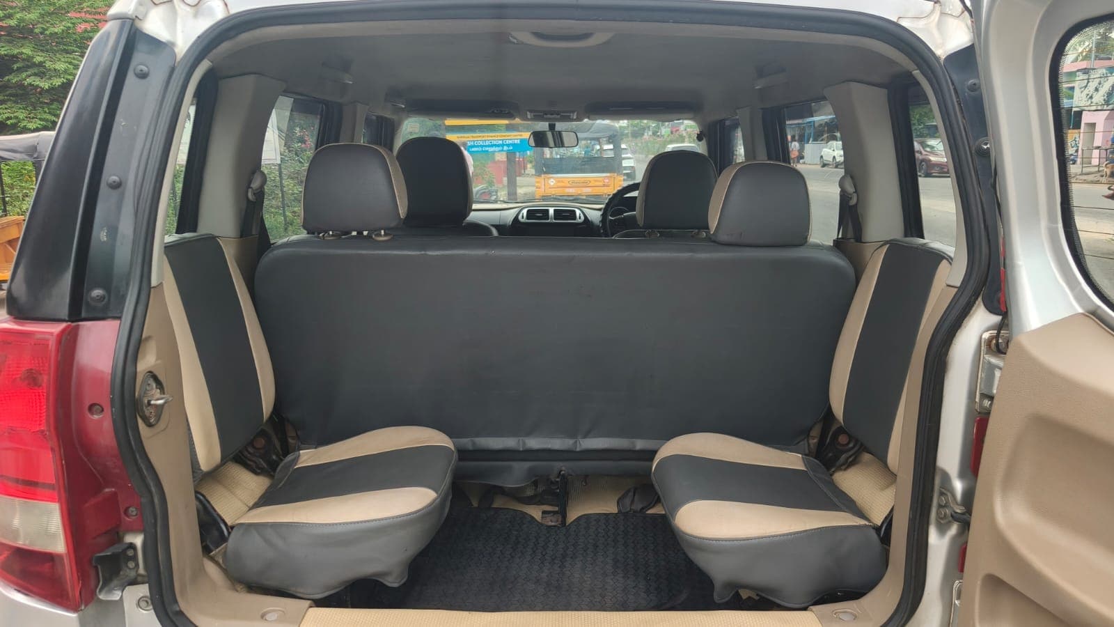 2016 Mahindra TUV300 T8 8