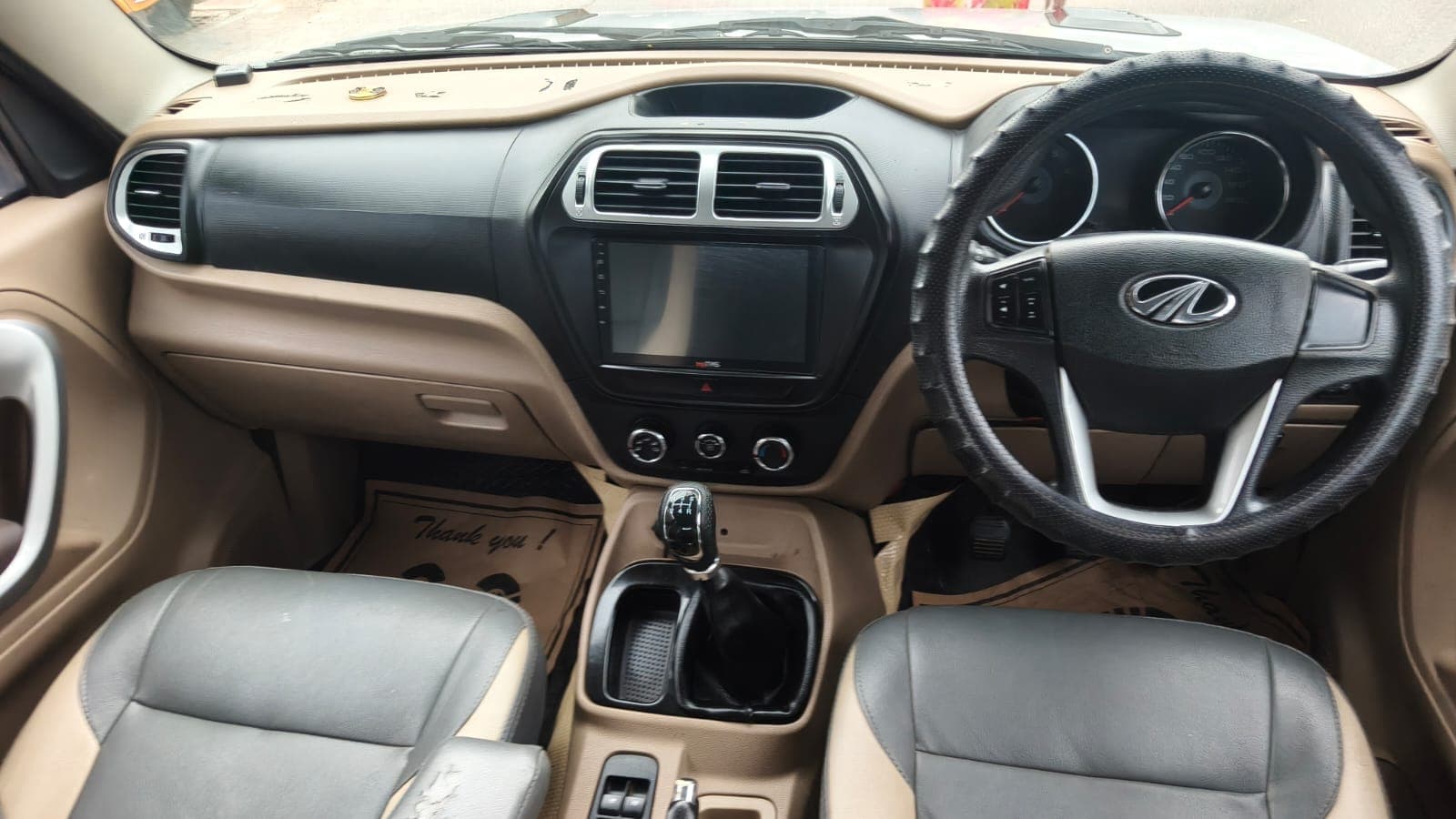 2016 Mahindra TUV300 T8 9