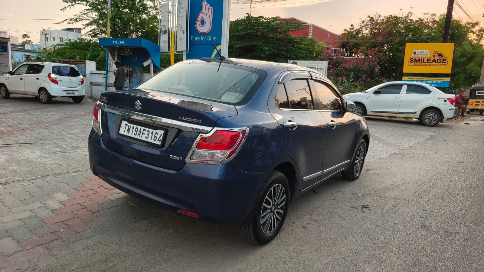 2017 Maruti Suzuki Swift Dzire ZDi 4